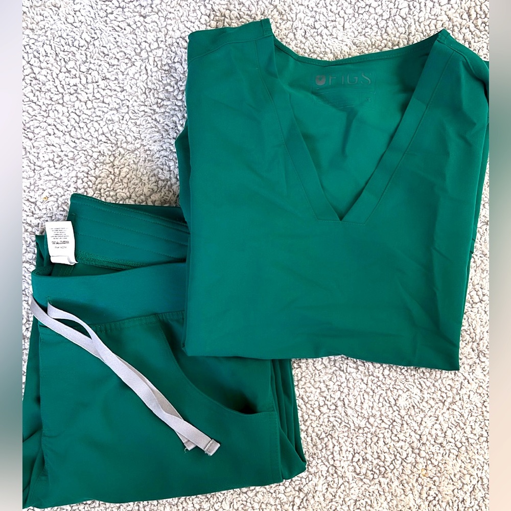 Figs scrubs, forest green, XS top, S bottom